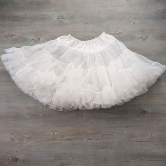Dresses & Skirts - Vintage White Fluffy Tiered Coquette Petticoat